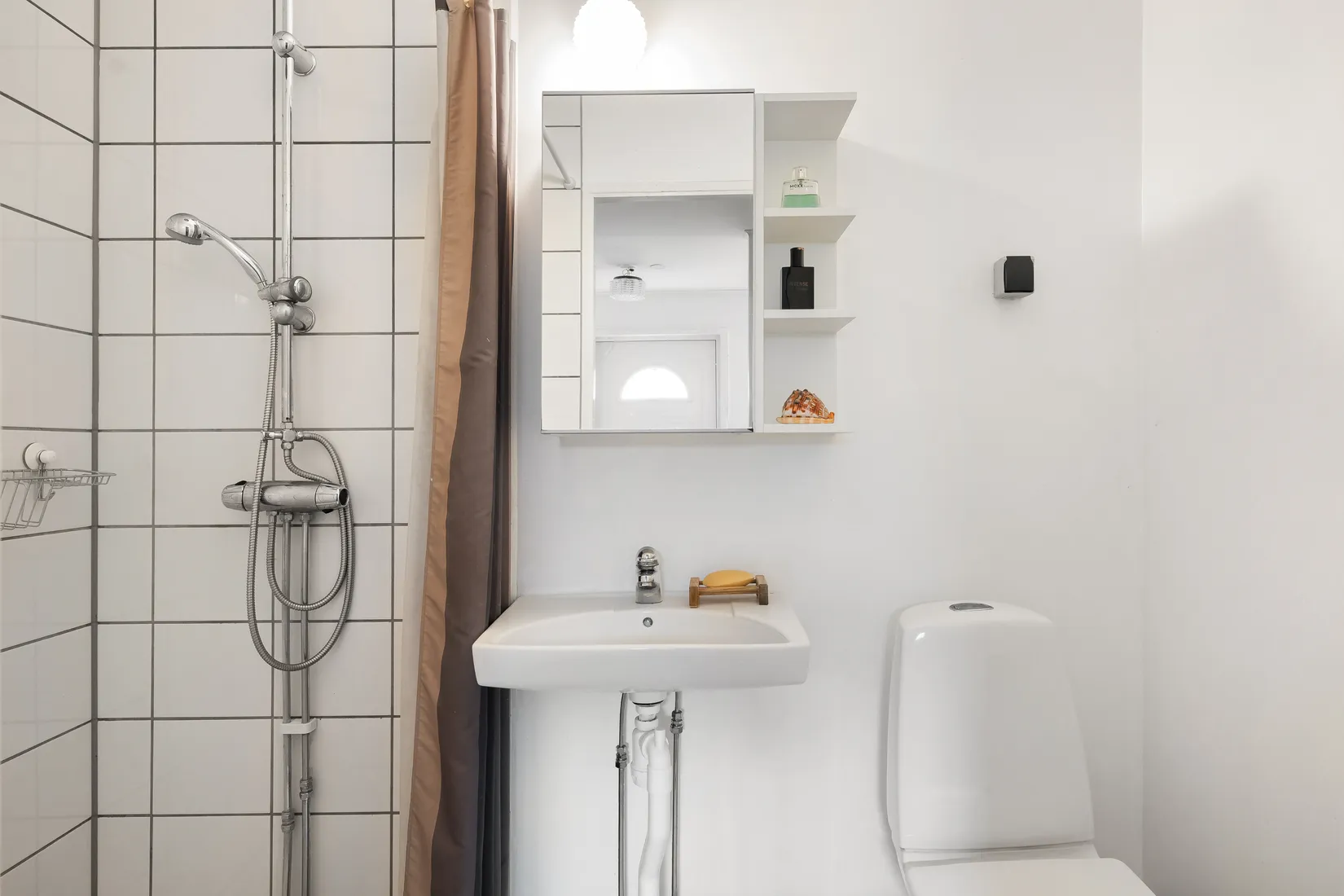 Radhus, Humlegränd 8C, Färingsö Stenhamra, Ekerö