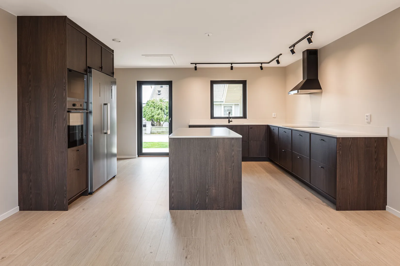 Villa, Engelbrekts väg 8, Fajans/Nyby Gärde, Falkenberg