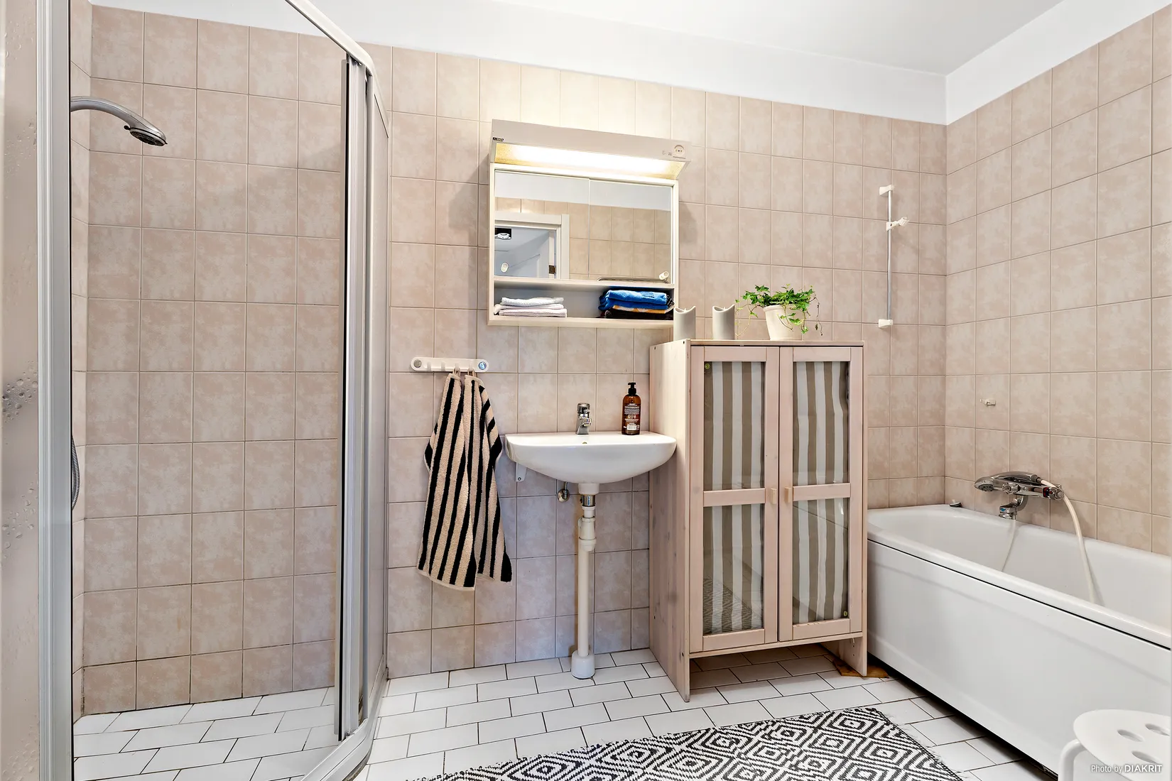 Radhus, Näsby allé 56A, Näsbypark, Täby