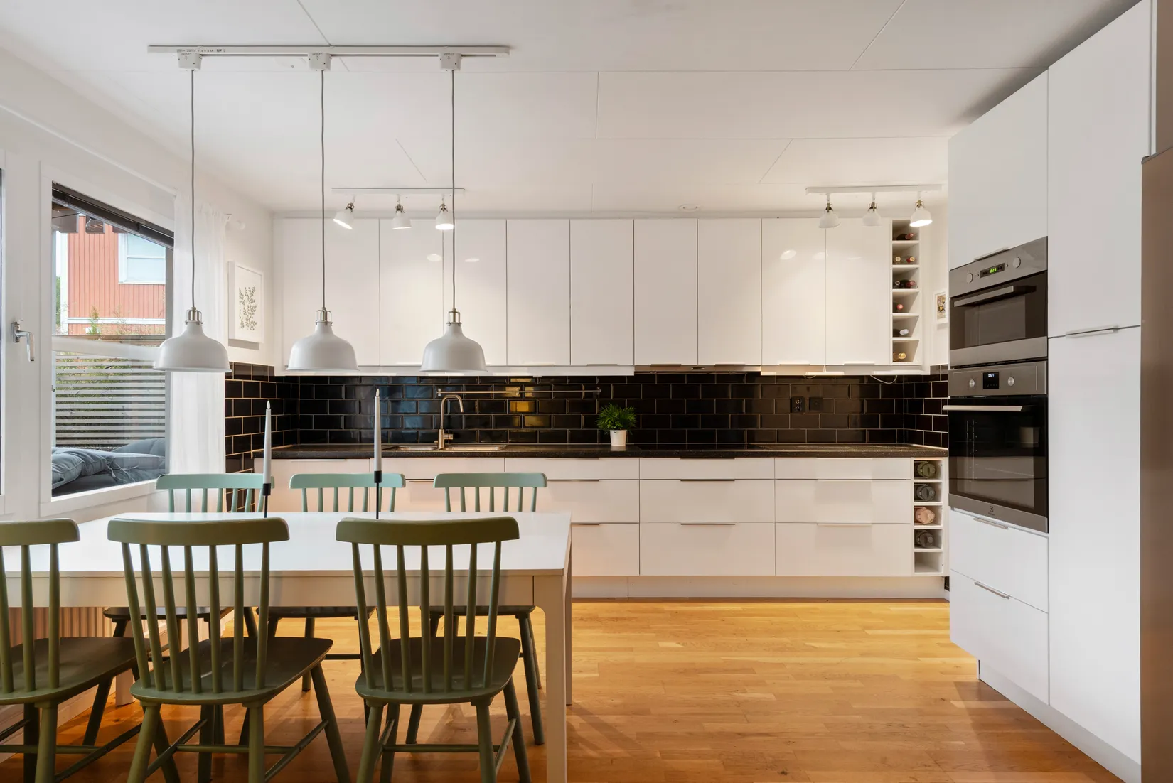 Radhus, Mittspåret 30, Visinge, Täby
