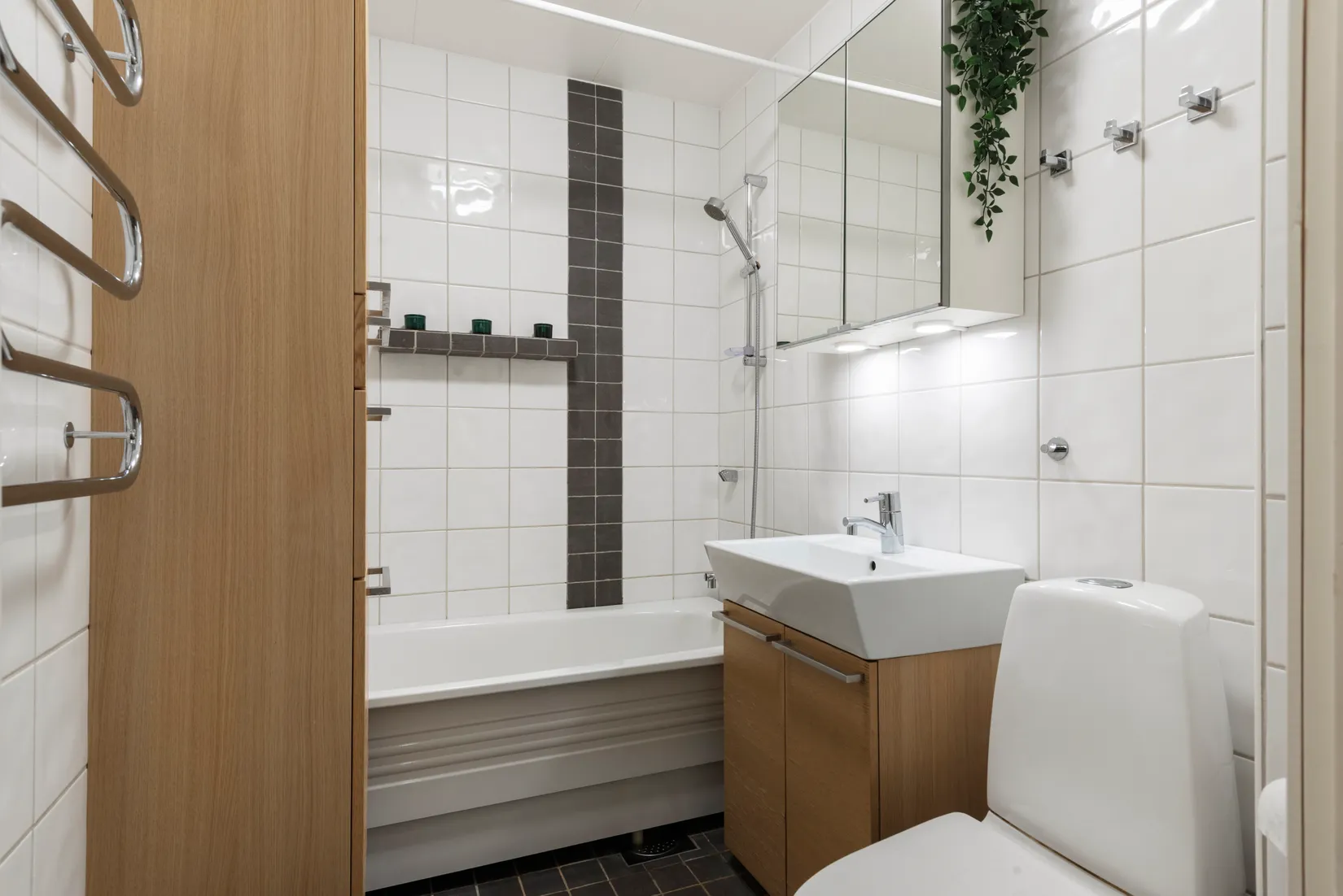 Radhus, Mittspåret 30, Visinge, Täby