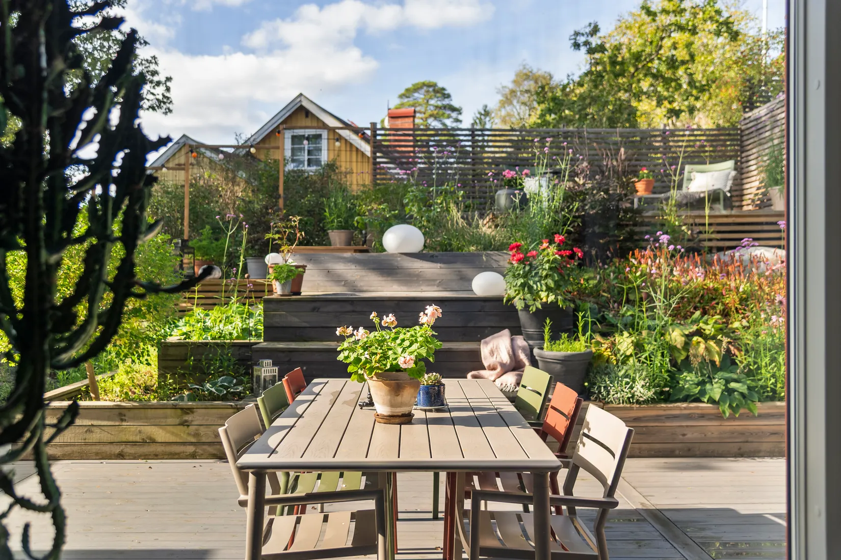 Radhus, Linjemästarvägen 20E, Nälsta, Stockholm