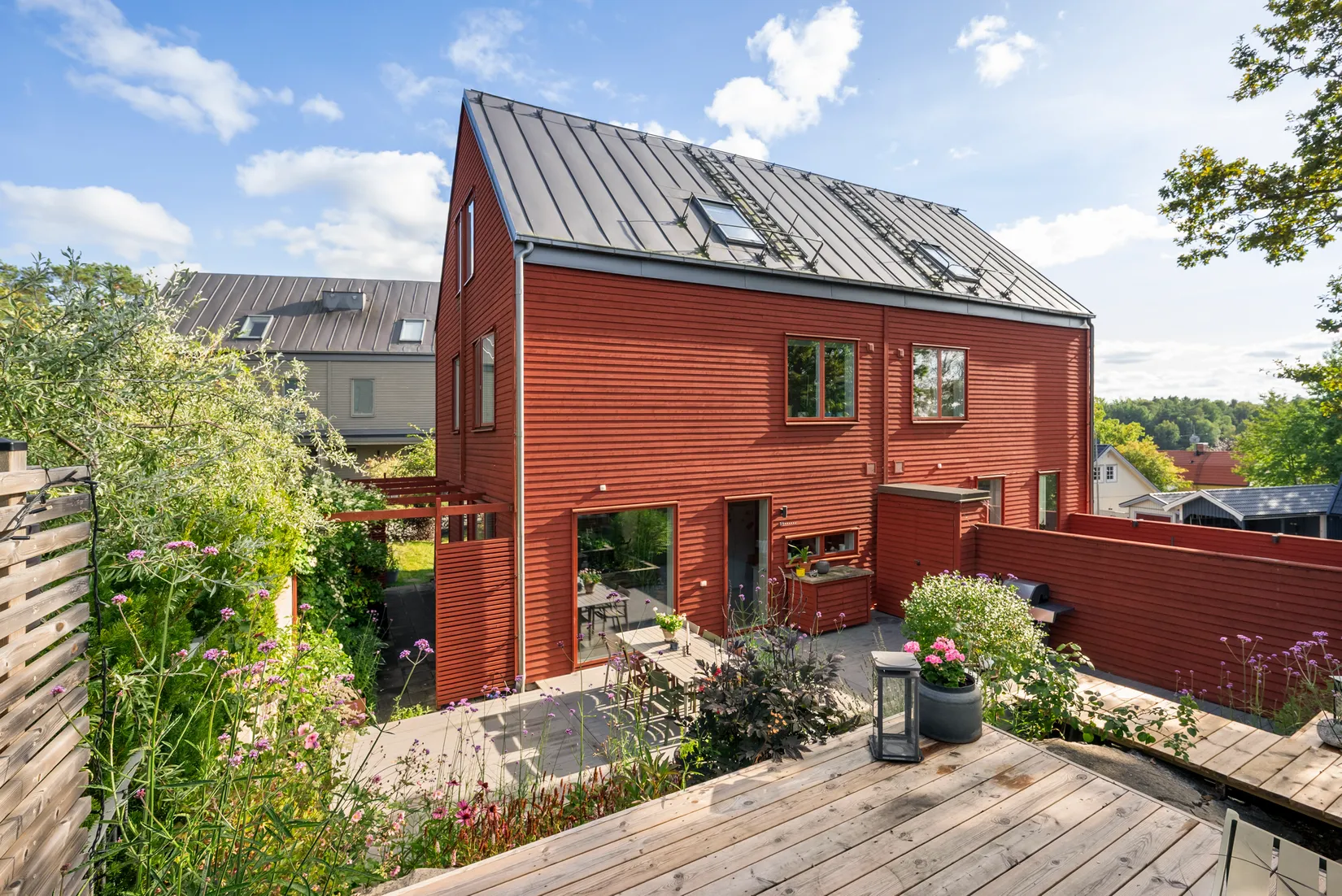 Radhus, Linjemästarvägen 20E, Nälsta, Stockholm