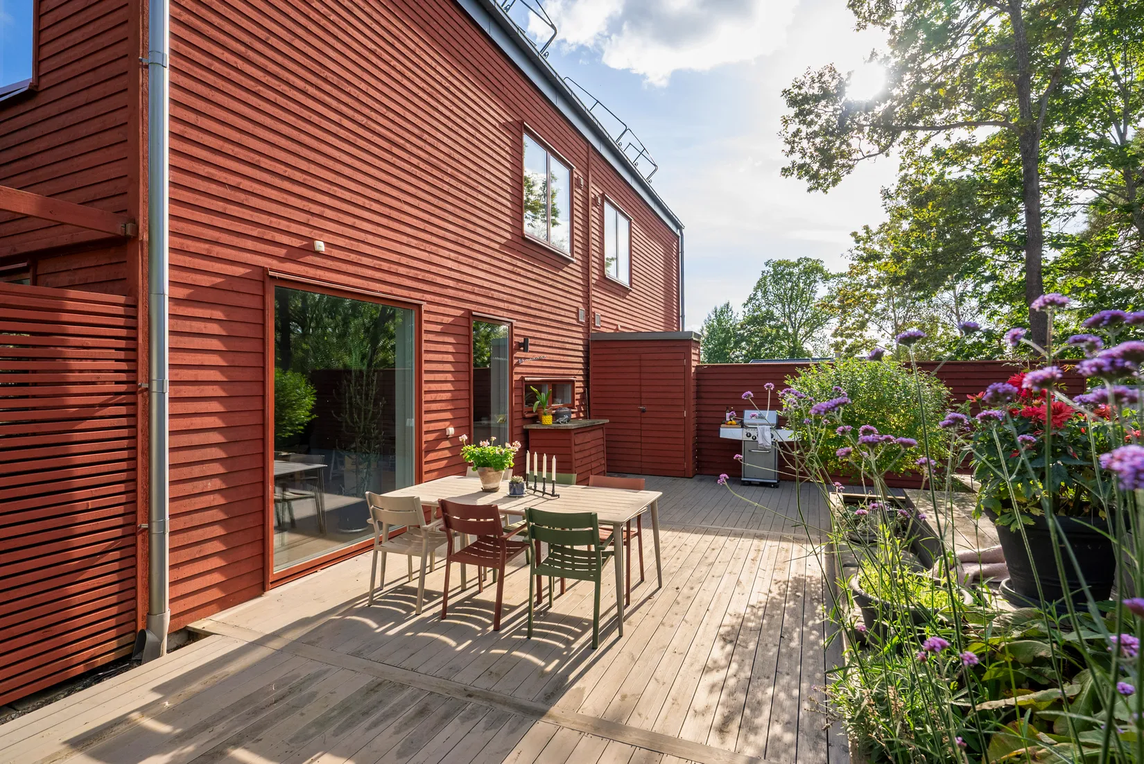 Radhus, Linjemästarvägen 20E, Nälsta, Stockholm
