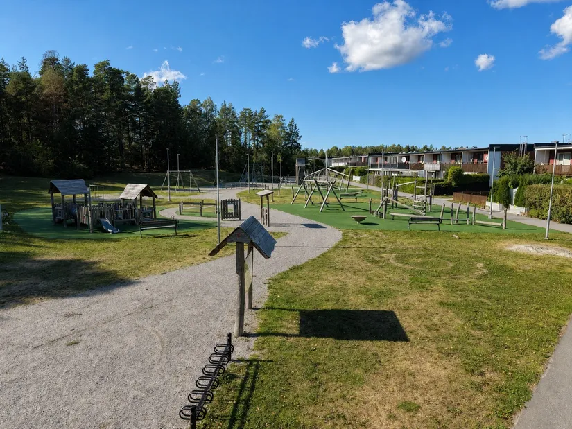 Radhus, Kadriljvägen 6, Brunna, Upplands-Bro