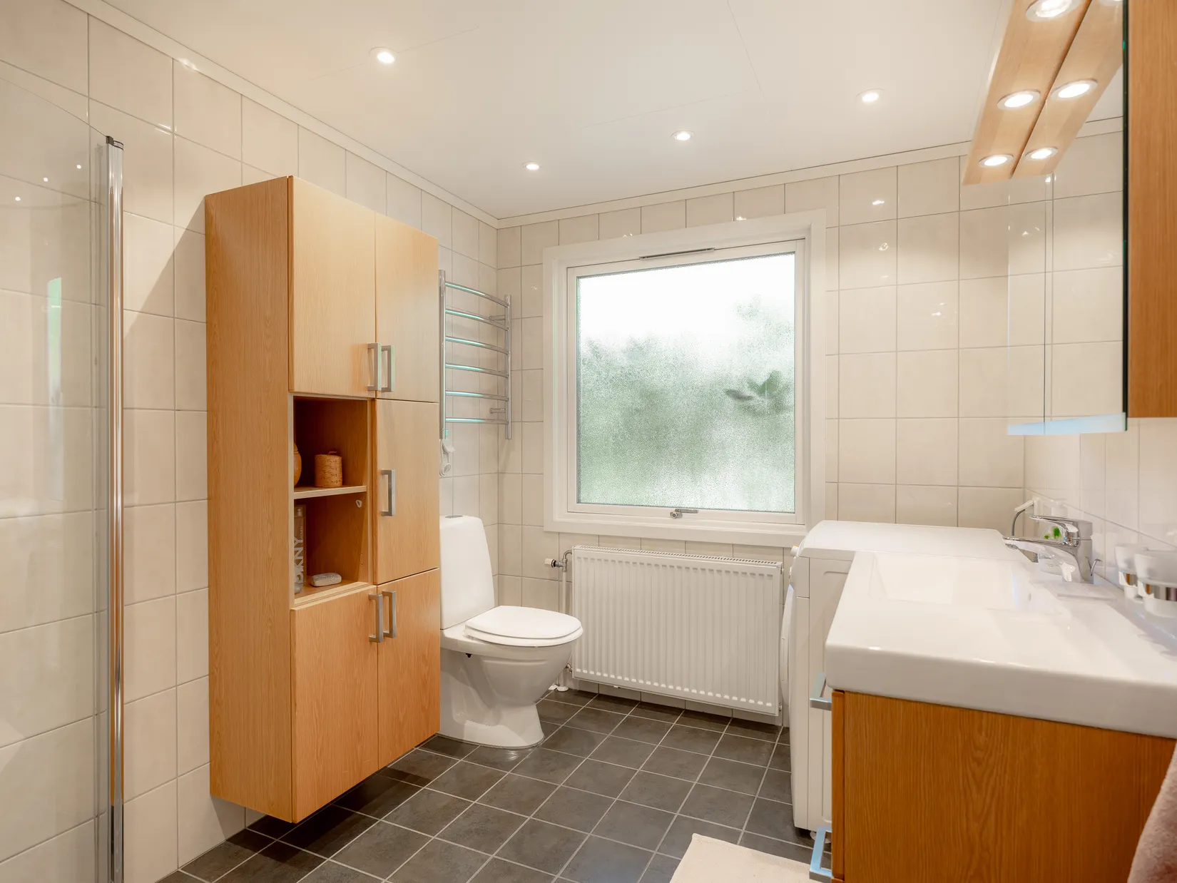 Villa, Vårvägen 27, Västerhaninge, Haninge