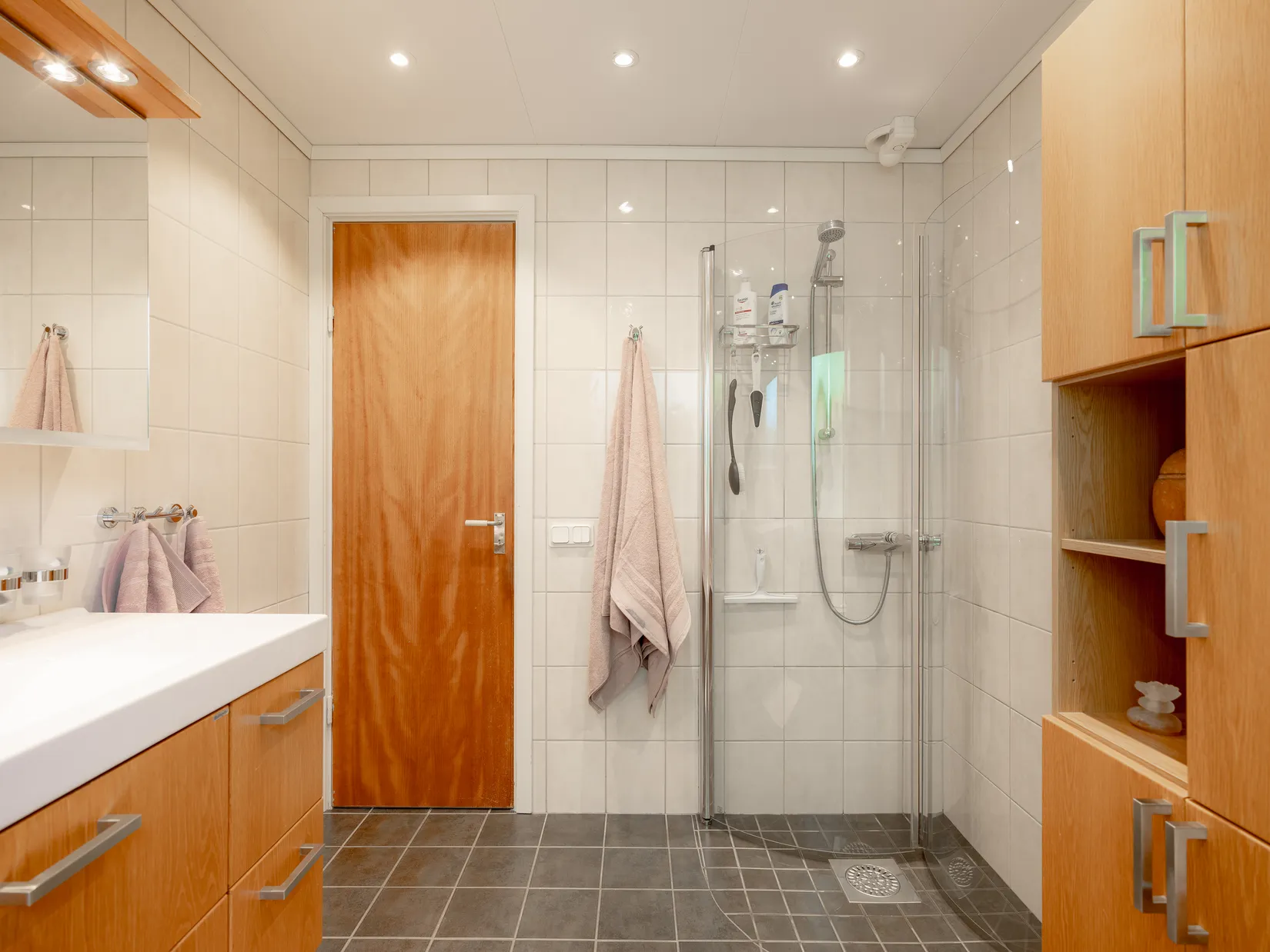 Villa, Vårvägen 27, Västerhaninge, Haninge
