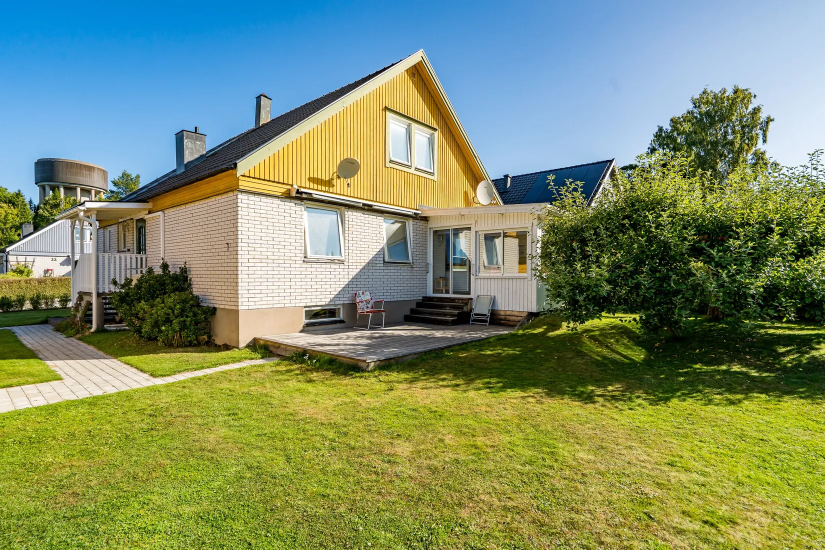 Radhus, Björnbärsvägen 12, Hagaberg, Lindesberg