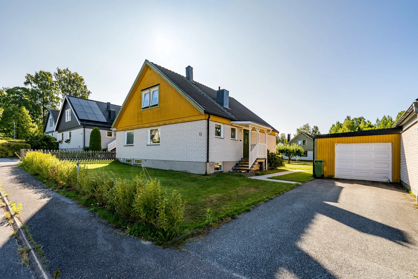 Radhus, Björnbärsvägen 12, Hagaberg, Lindesberg
