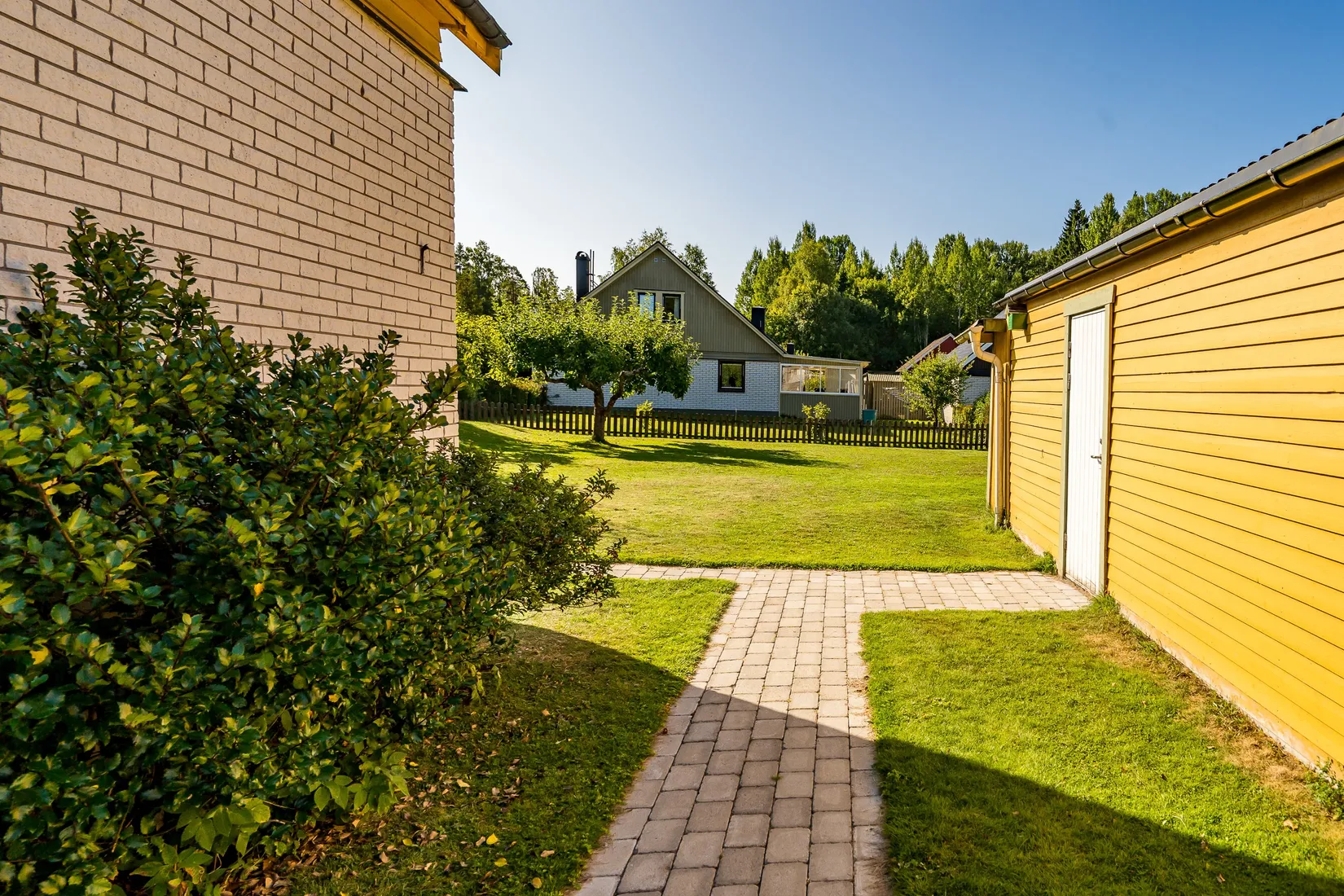 Radhus, Björnbärsvägen 12, Hagaberg, Lindesberg