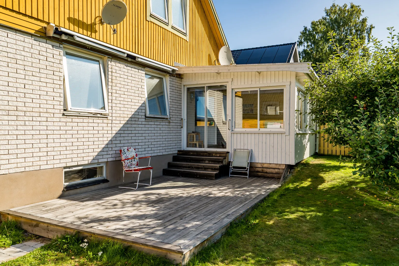 Radhus, Björnbärsvägen 12, Hagaberg, Lindesberg