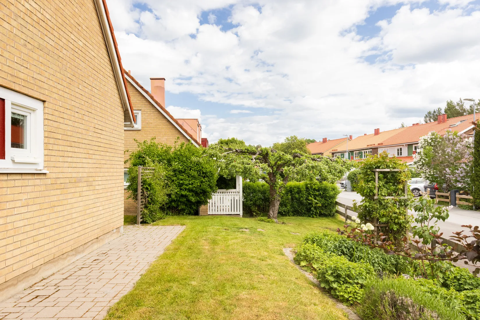 Radhus, Spetsvägen 23, Nåntuna, Uppsala