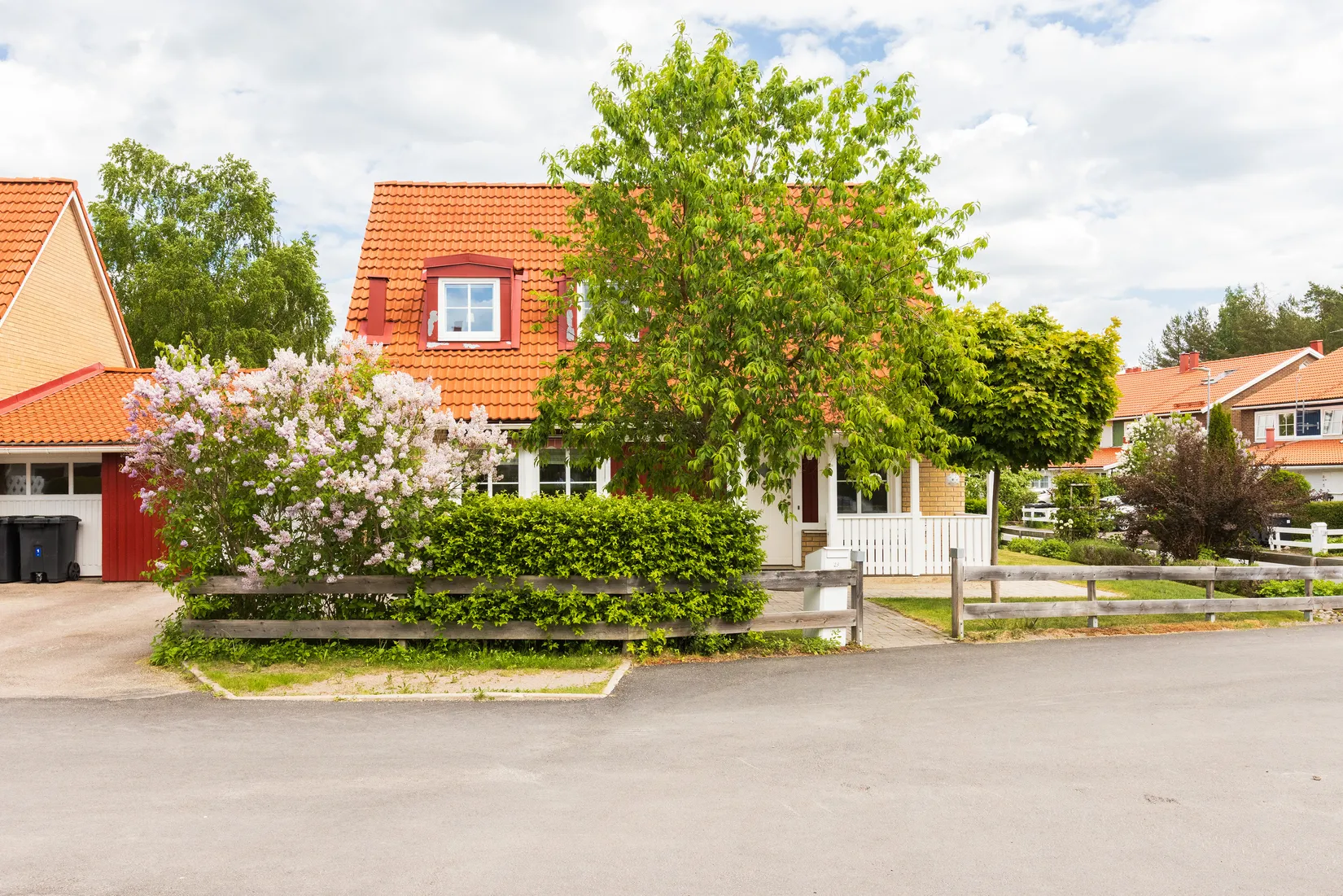 Radhus, Spetsvägen 23, Nåntuna, Uppsala