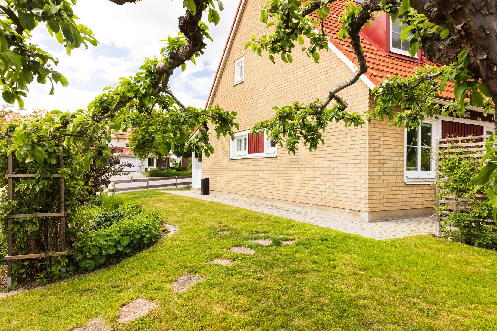 Radhus, Spetsvägen 23, Nåntuna, Uppsala