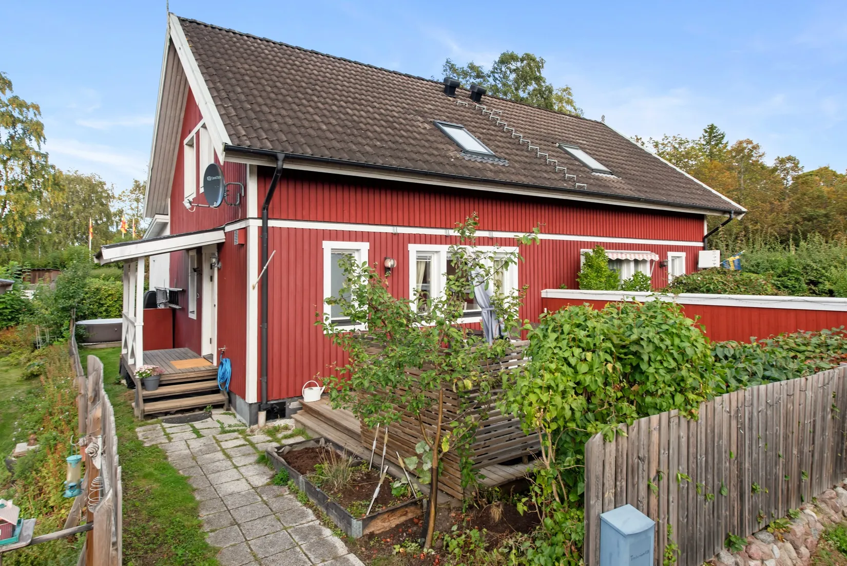 Radhus, Tomtavägen 13B, Cenralt Rimbo, Norrtälje