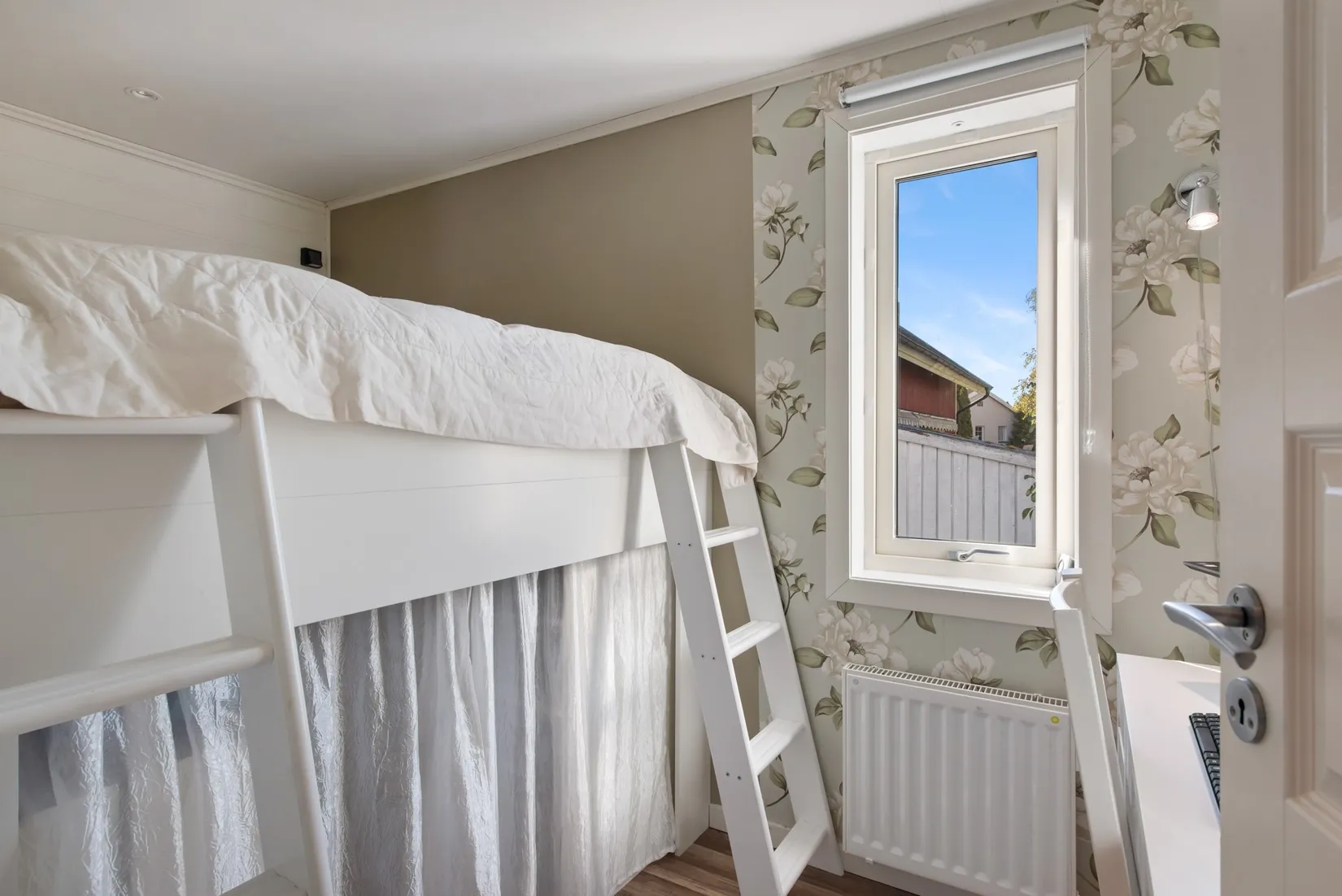 Radhus, Tomtavägen 13B, Cenralt Rimbo, Norrtälje
