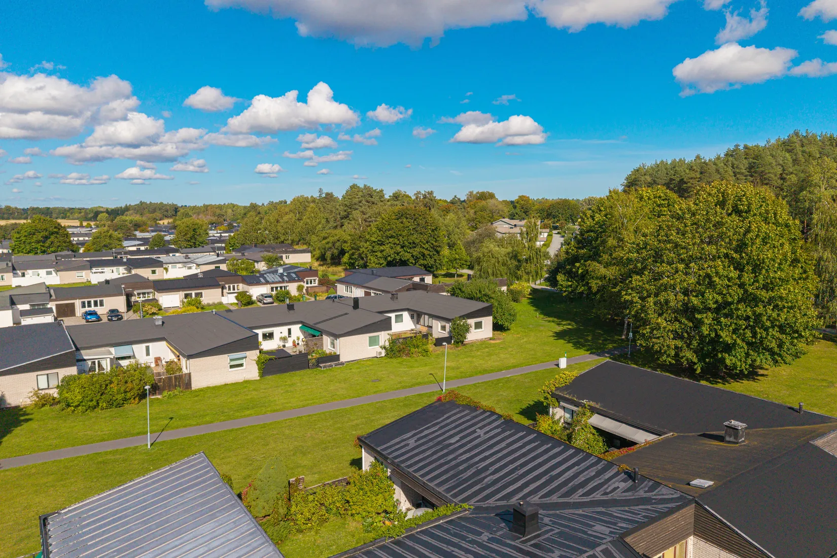 Radhus, Kårstagränd 24, Skälby, Upplands Väsby