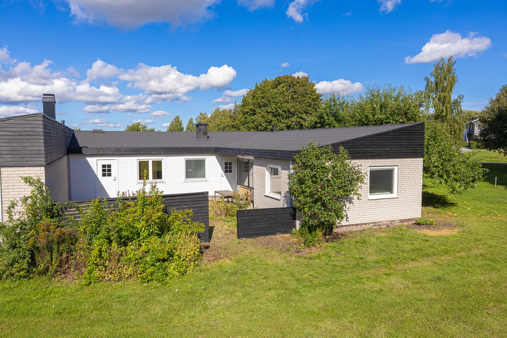 Radhus, Kårstagränd 24, Skälby, Upplands Väsby