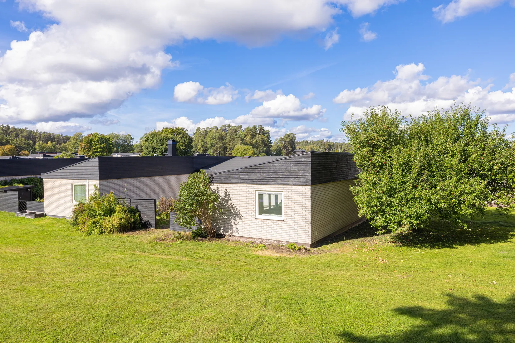 Radhus, Kårstagränd 24, Skälby, Upplands Väsby
