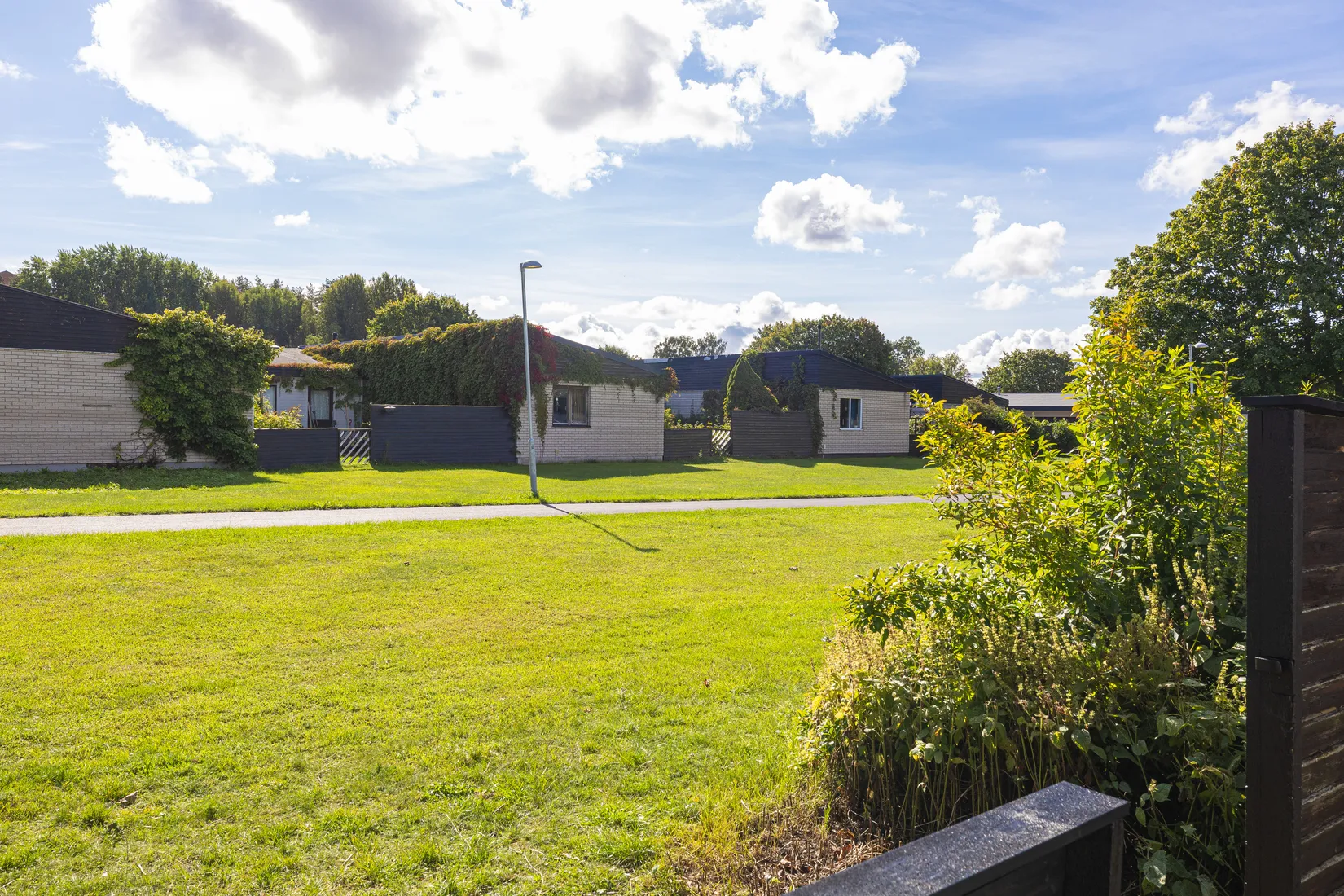 Radhus, Kårstagränd 24, Skälby, Upplands Väsby