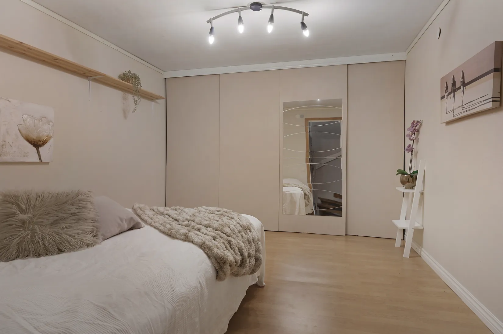 Radhus, Orionvägen 63, Skälby, Järfälla