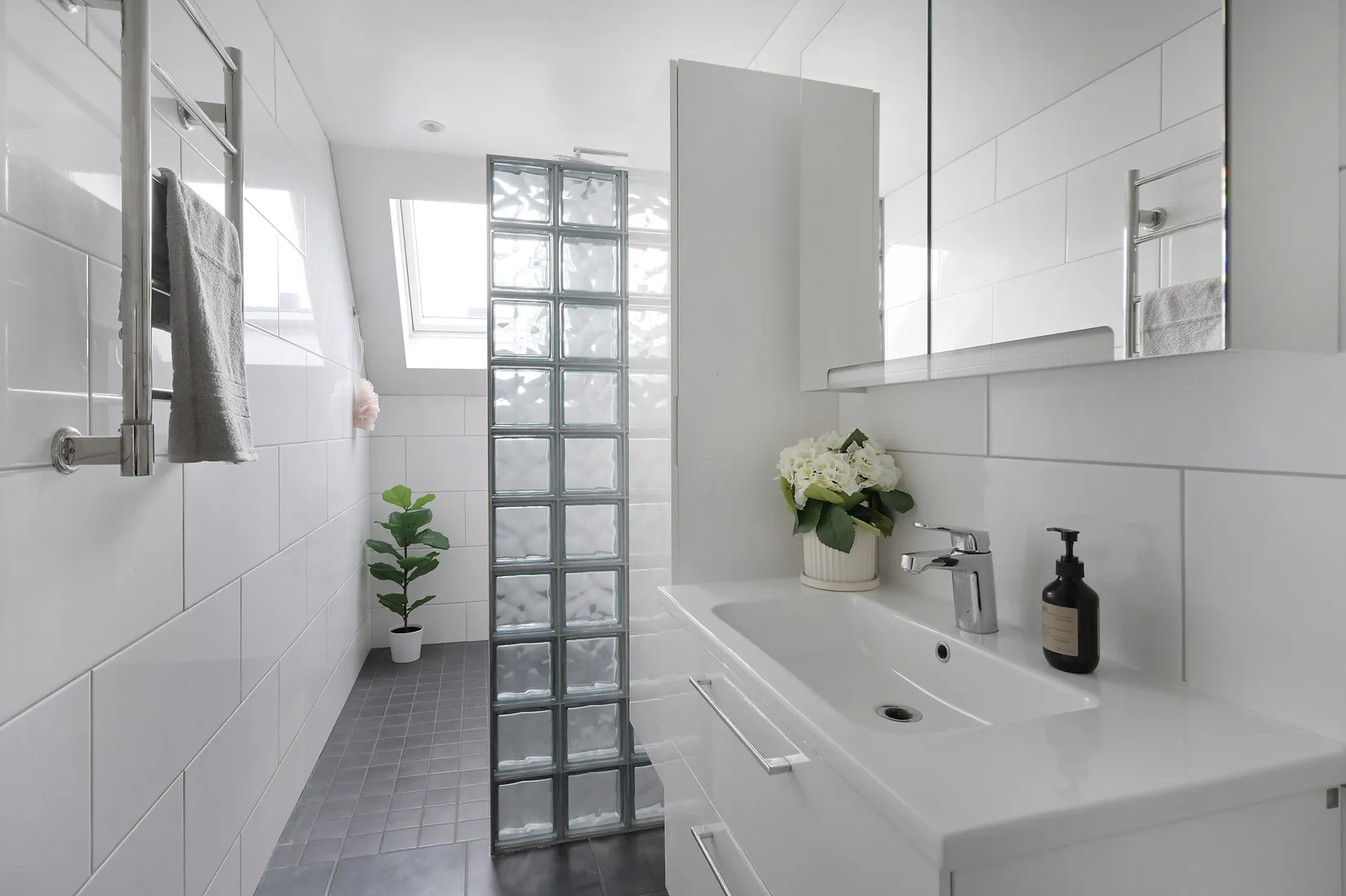 Radhus, Orionvägen 63, Skälby, Järfälla