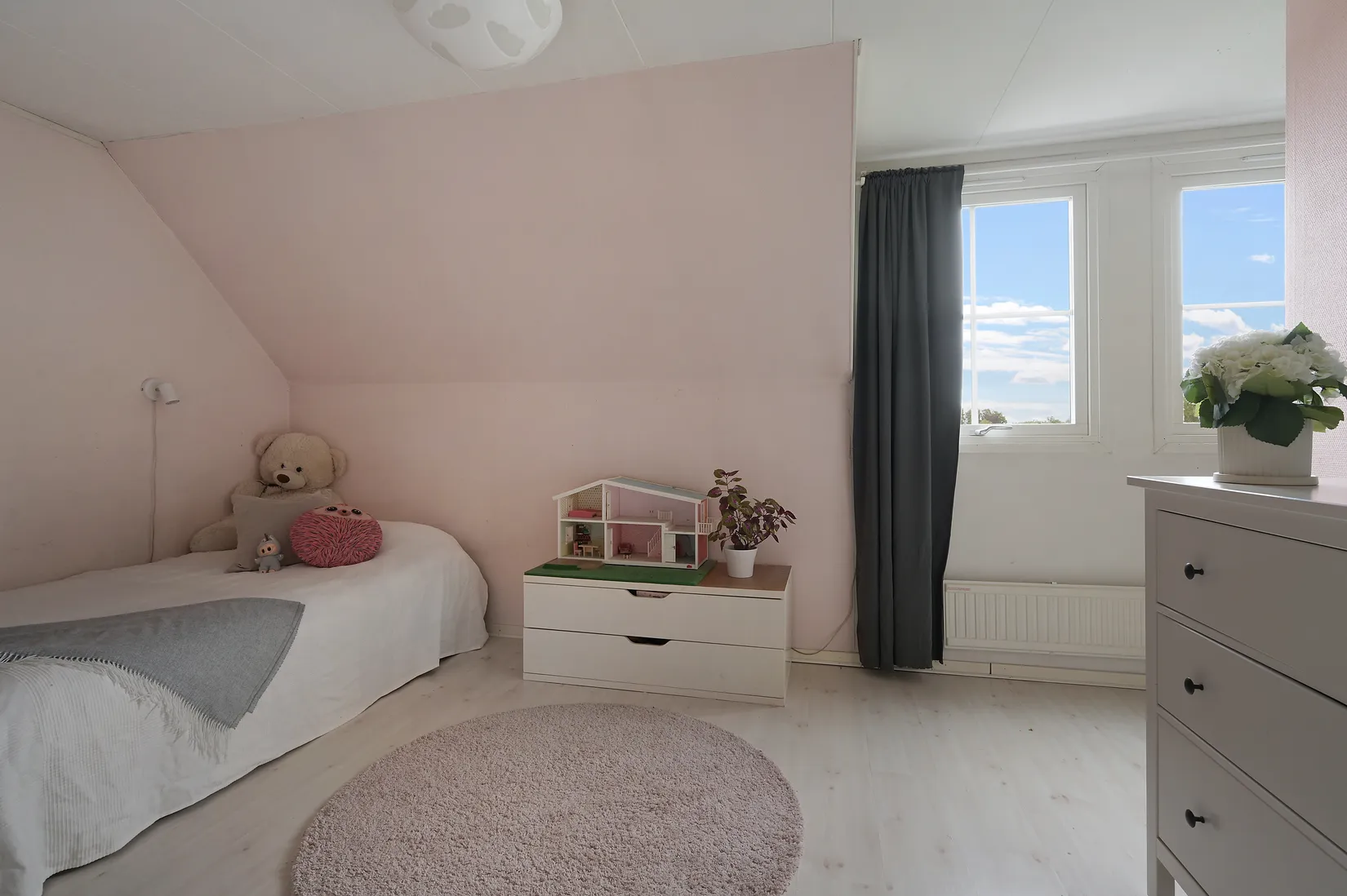 Radhus, Orionvägen 63, Skälby, Järfälla