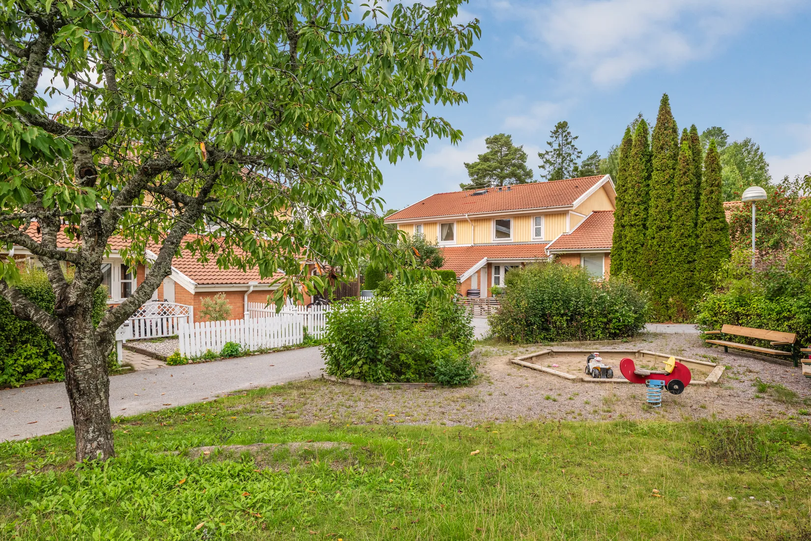 Villa, Biskop Brasks gränd 3, Stäket, Järfälla