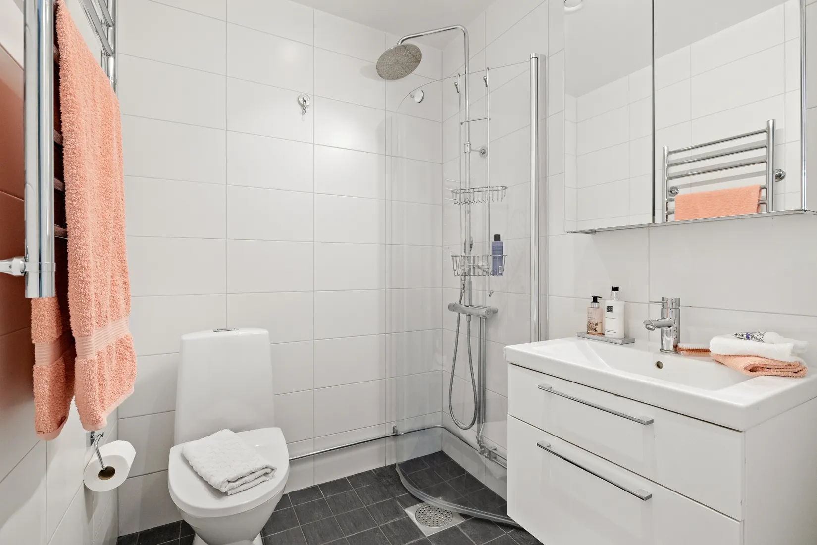 Bostadsrätt, Lillövägen 1, Åkersberga Centrum, Österåker