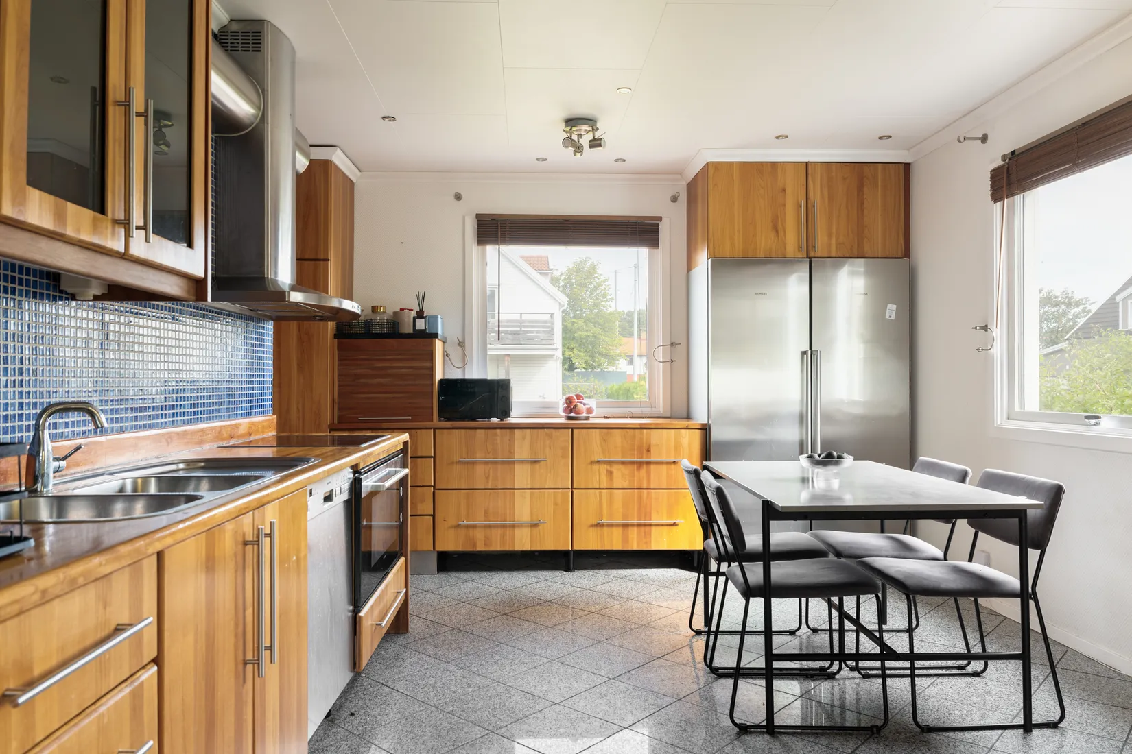 Villa, Institutsgatan 24, Centrala Hisingen, Göteborg
