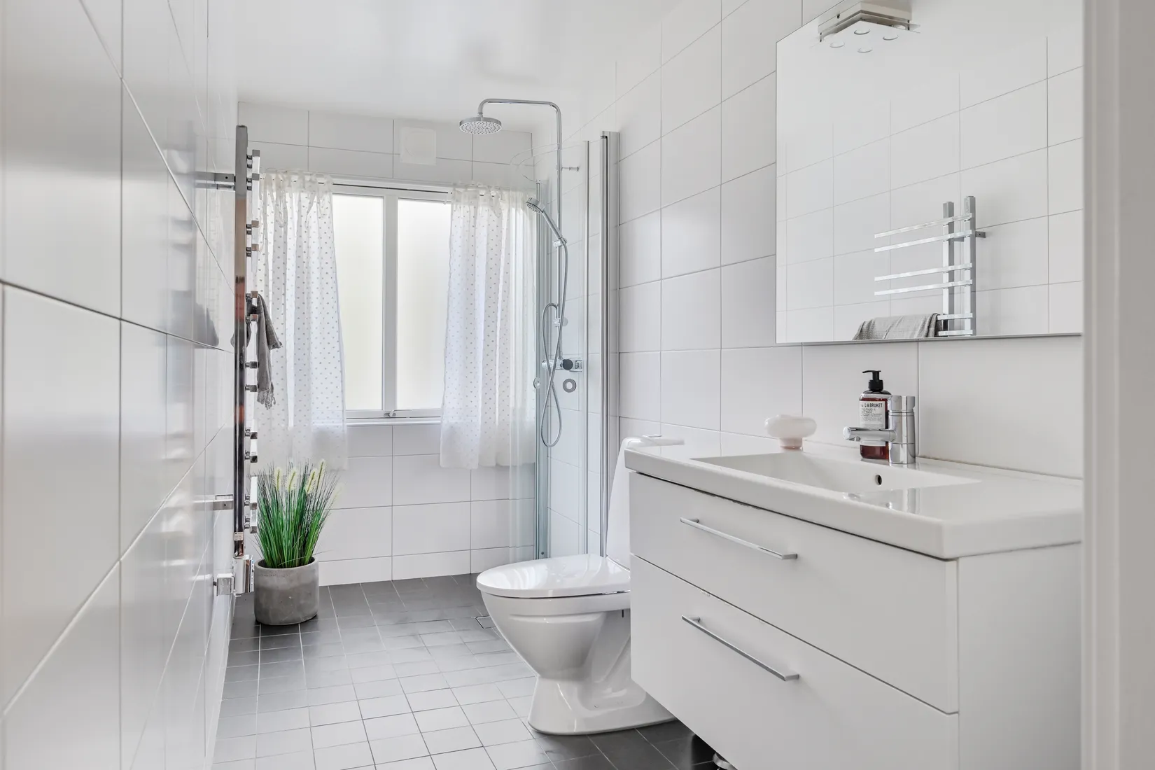 Radhus, Knutbygränd 17, Skälby, Upplands Väsby