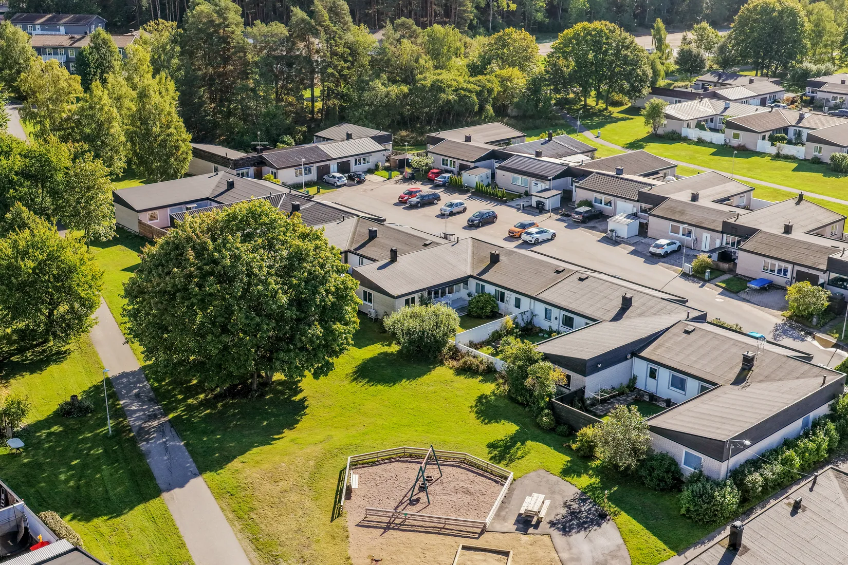Radhus, Knutbygränd 17, Skälby, Upplands Väsby