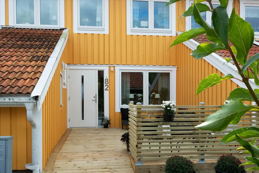 Radhus, Västra Söbacken 82, Söbacken, Stenungsund