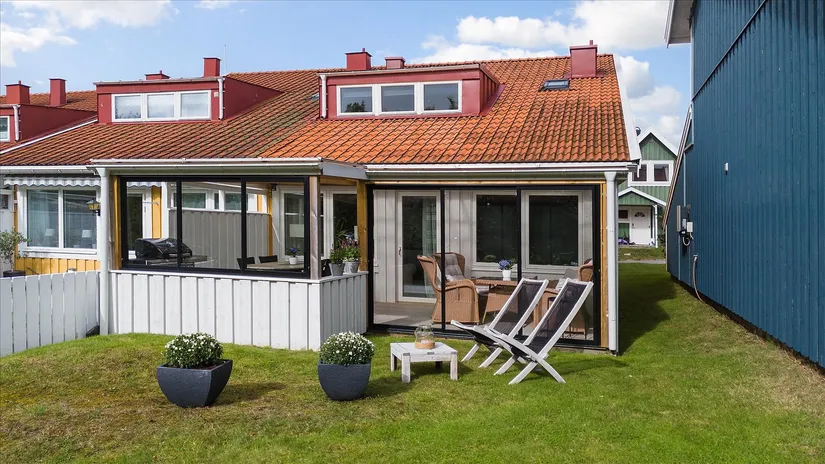 Radhus, Västra Söbacken 82, Söbacken, Stenungsund