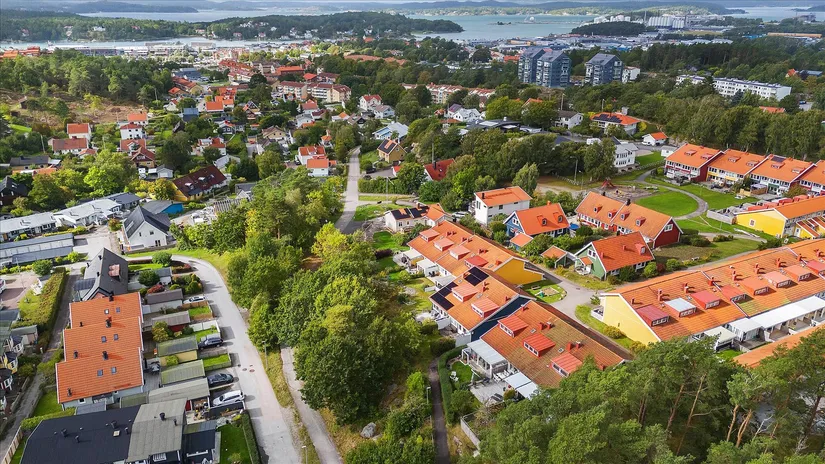 Radhus, Västra Söbacken 82, Söbacken, Stenungsund