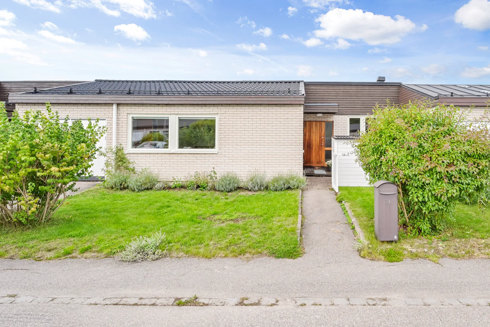 Radhus, Kårstagränd 21, Skälby, Upplands Väsby
