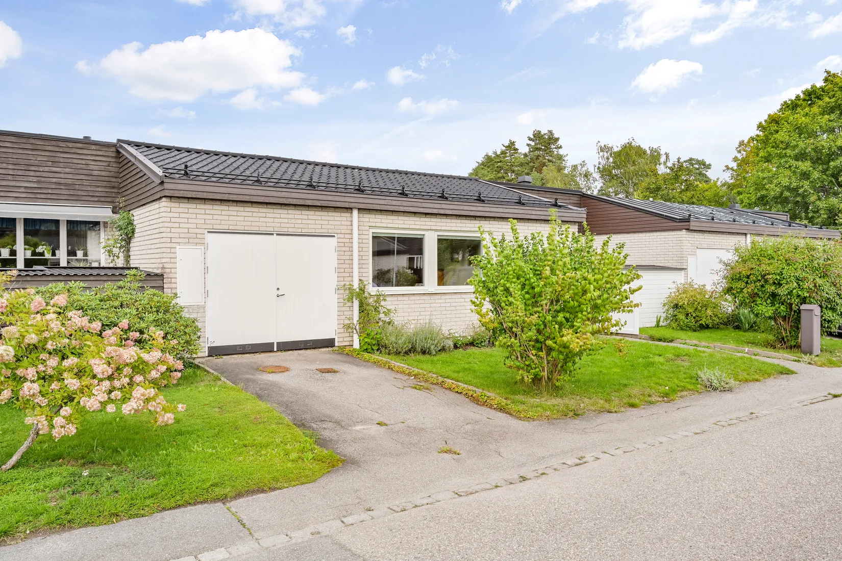 Radhus, Kårstagränd 21, Skälby, Upplands Väsby