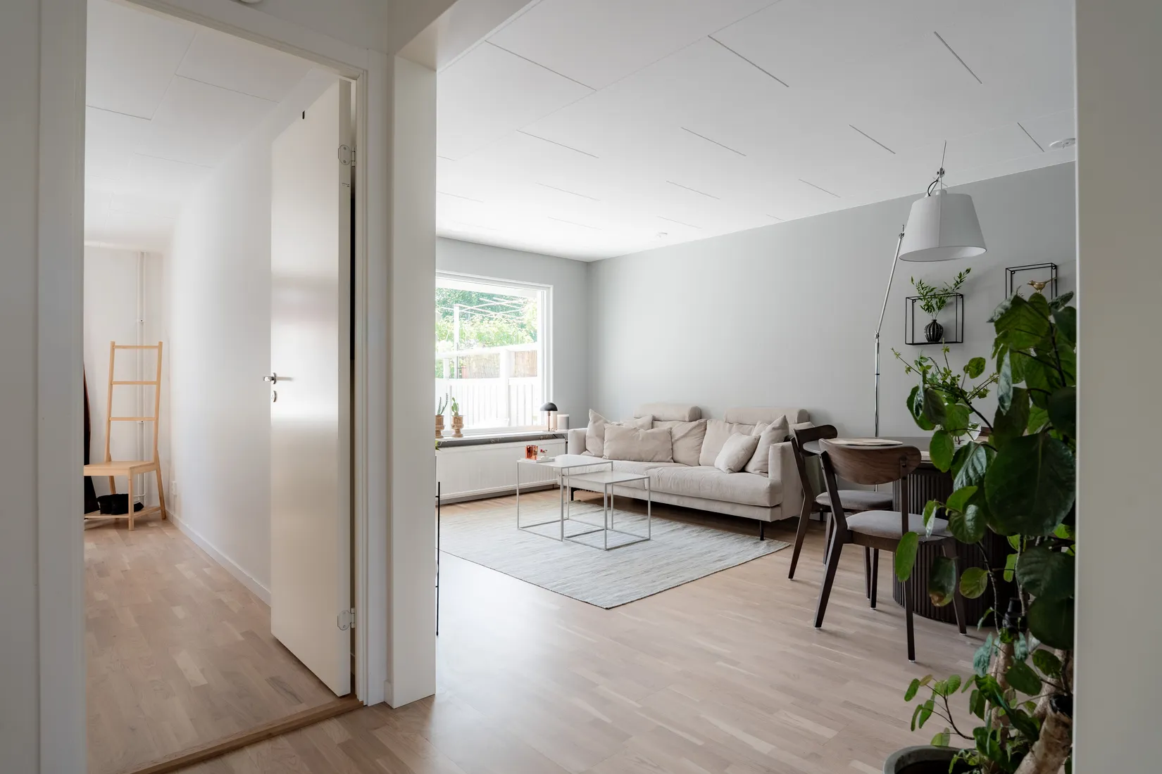 Radhus, Karlavägen 43, Haga, Vallentuna