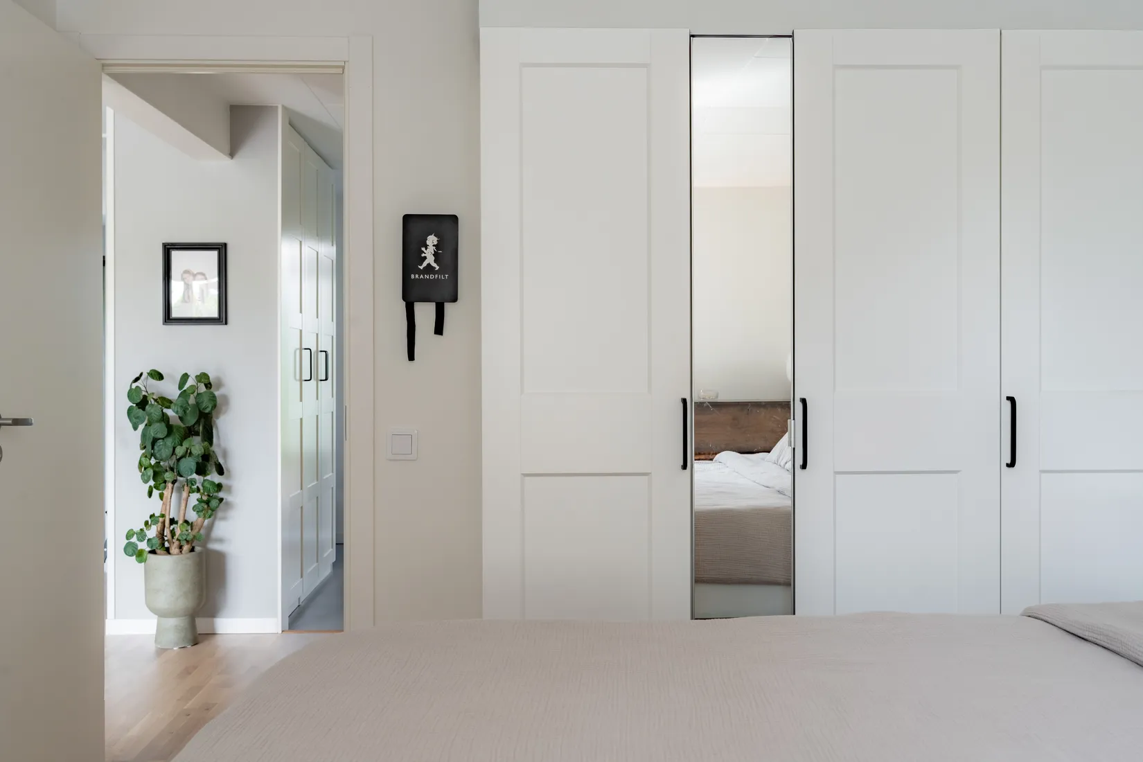 Radhus, Karlavägen 43, Haga, Vallentuna