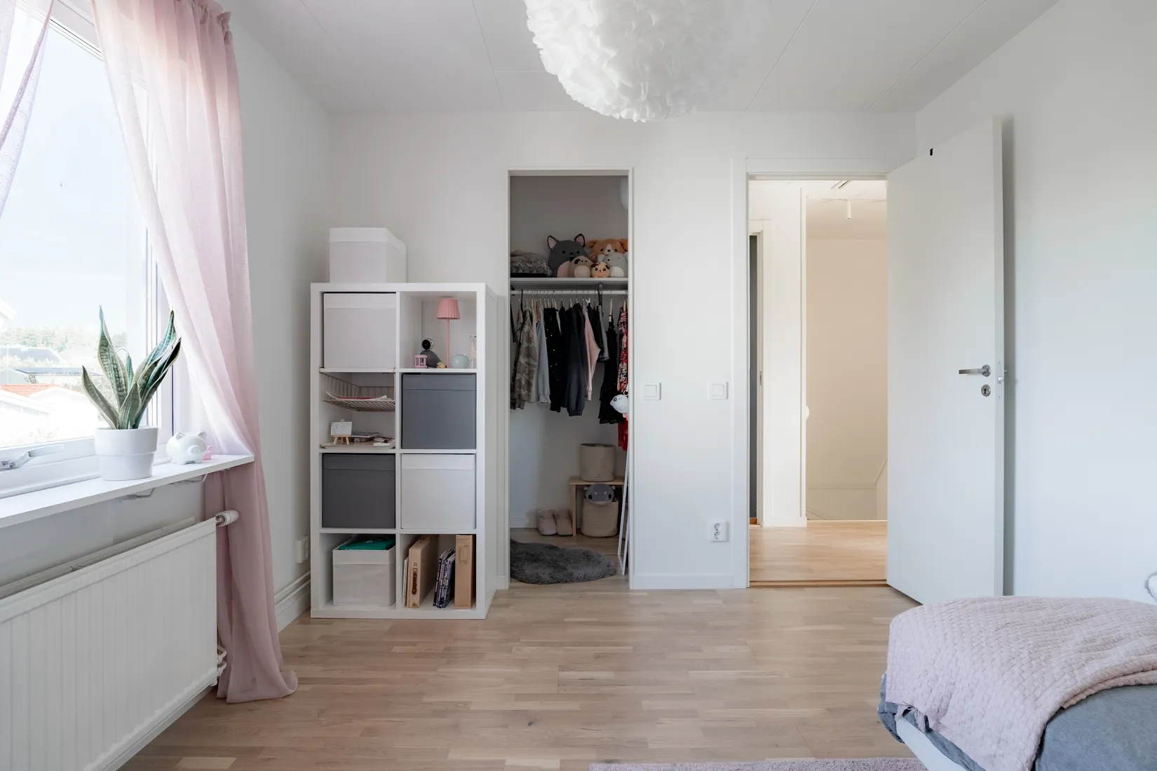 Radhus, Karlavägen 43, Haga, Vallentuna