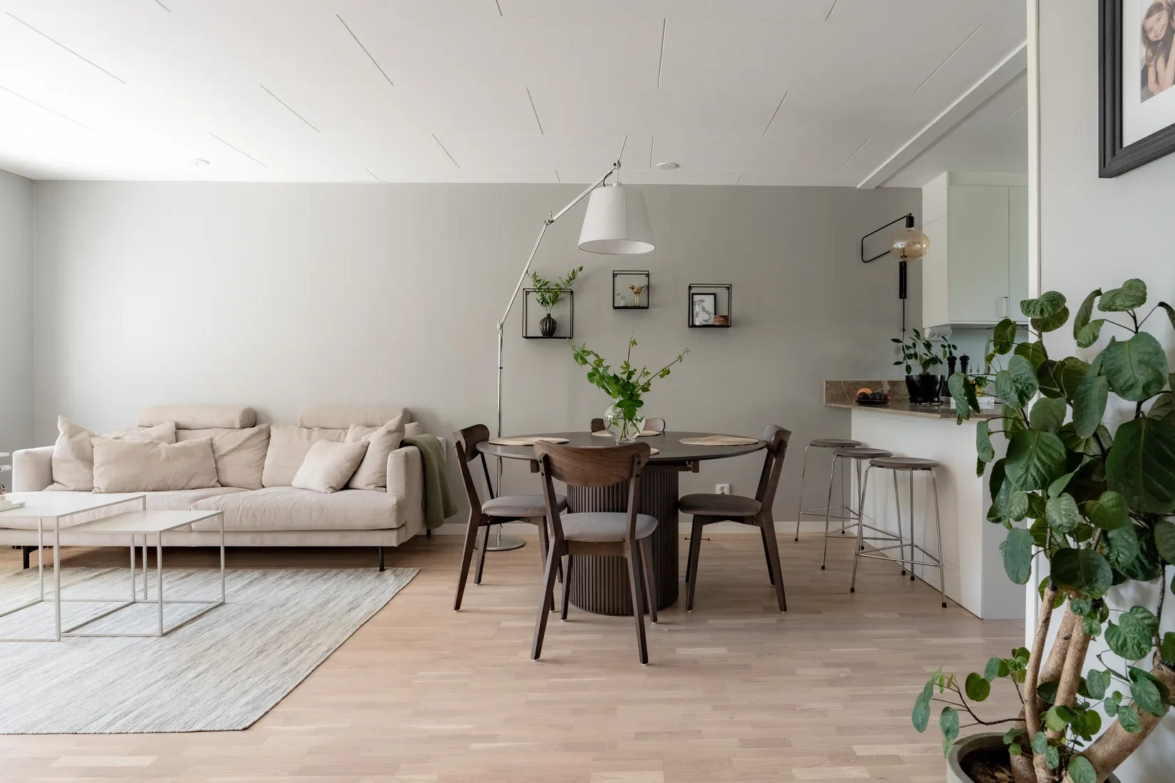 Radhus, Karlavägen 43, Haga, Vallentuna