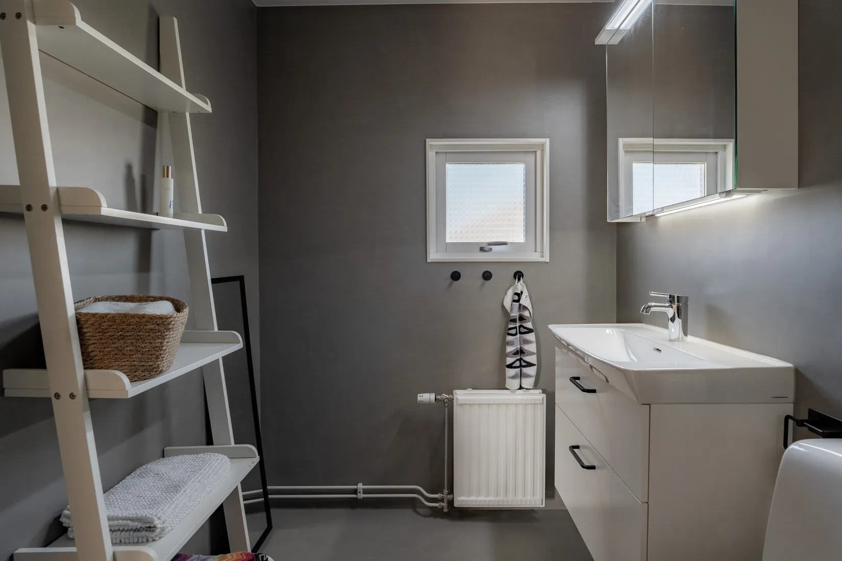 Radhus, Karlavägen 43, Haga, Vallentuna