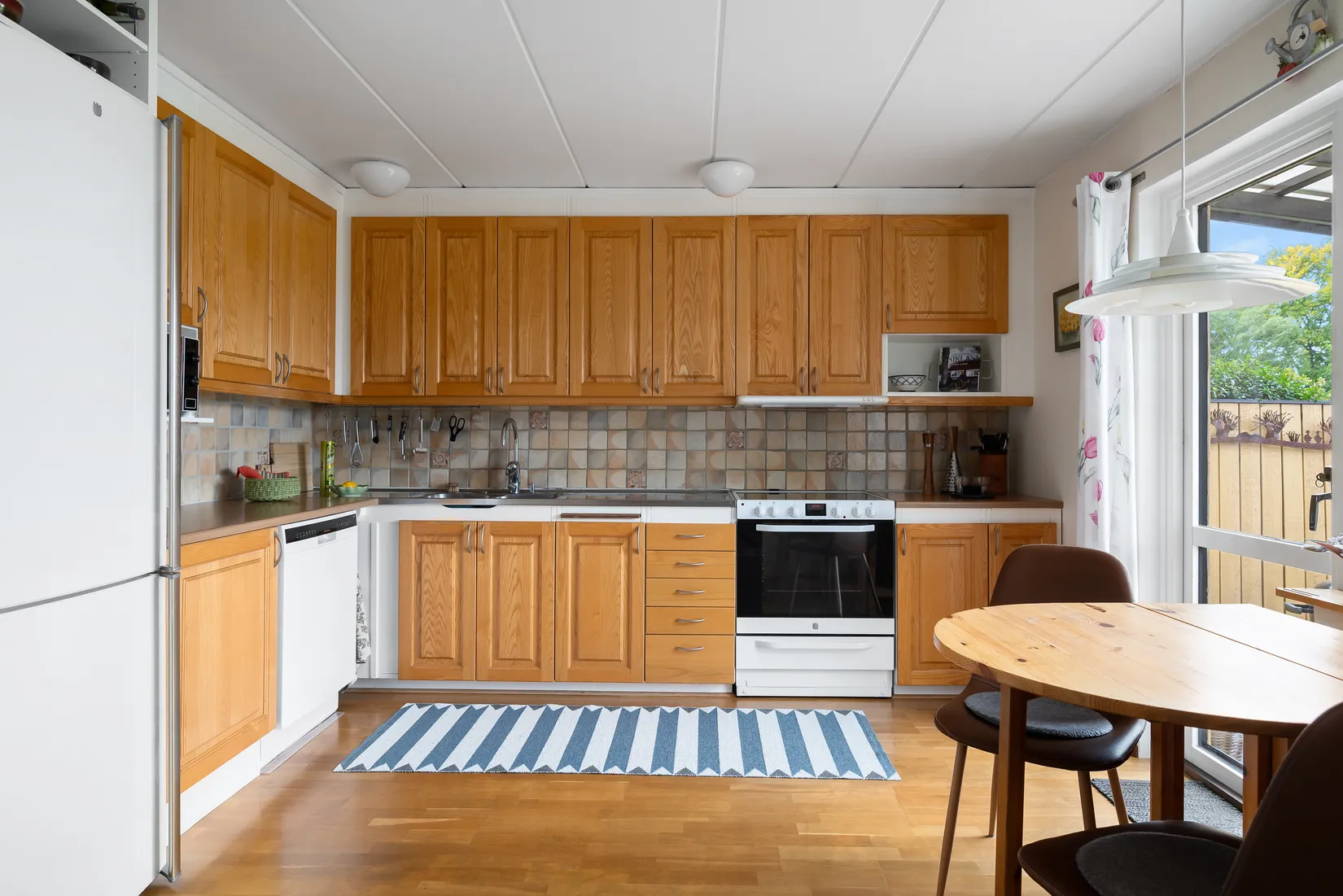 Radhus, Rosenvägen 37, Norra Nynäshamn, Nynäshamn