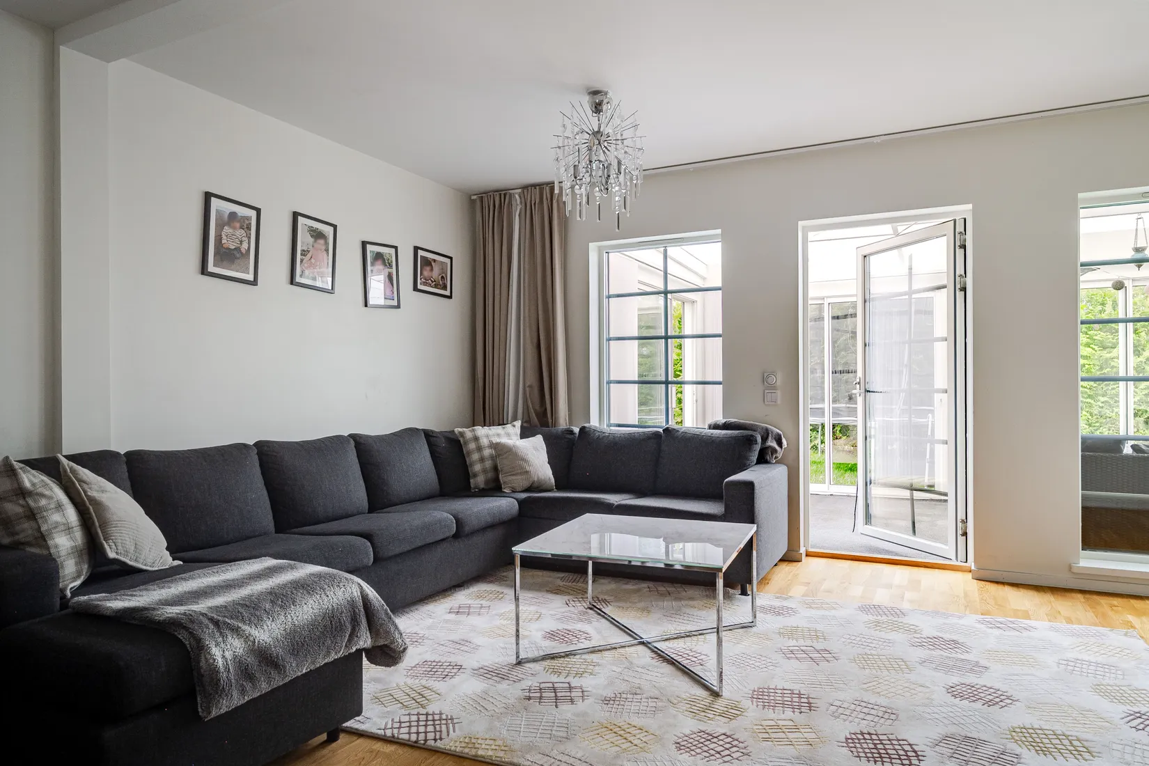 Radhus, Våggatan 1A, Storängskilen, Strängnäs