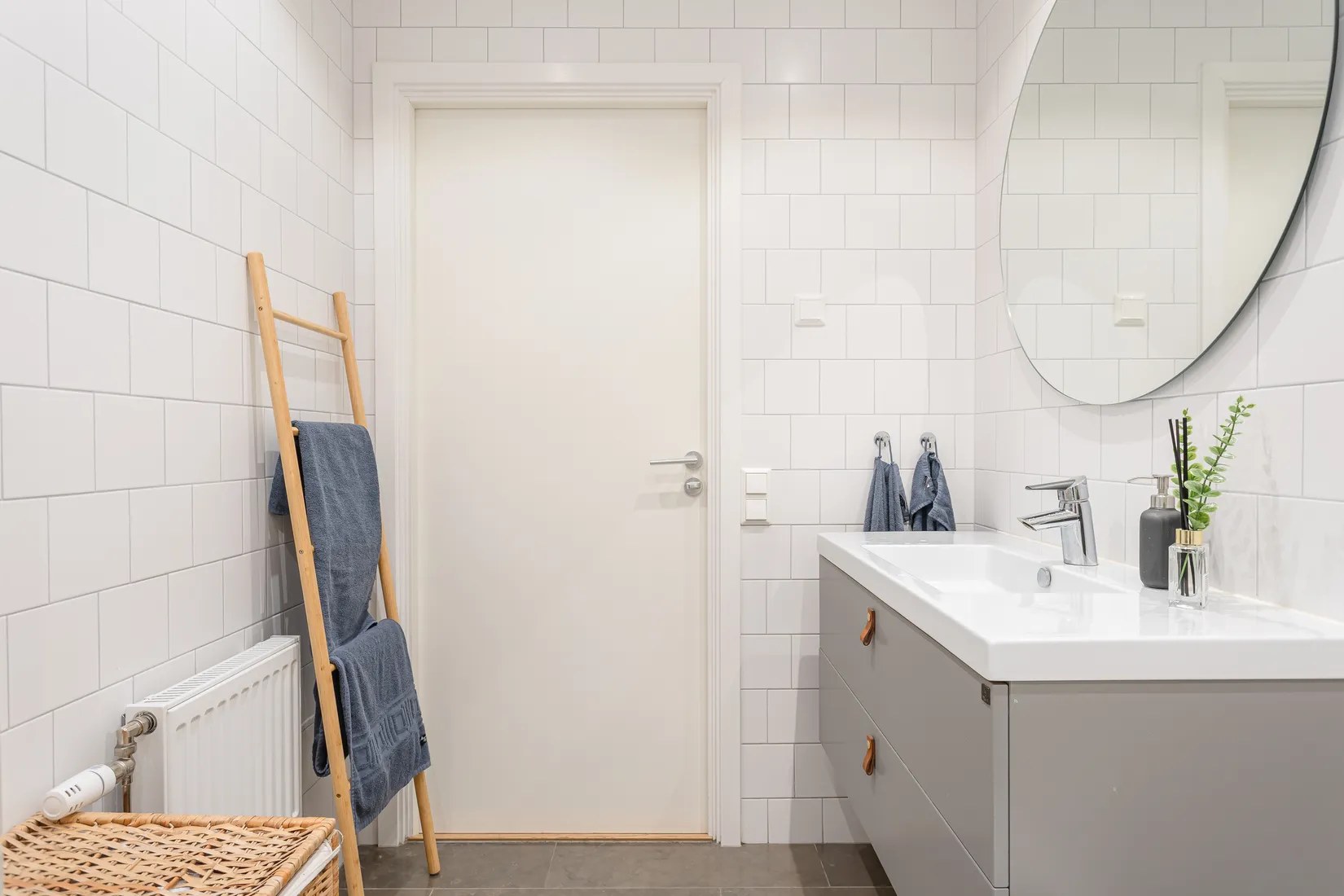 Radhus, Ledungsvägen 27, Väsjön, Sollentuna