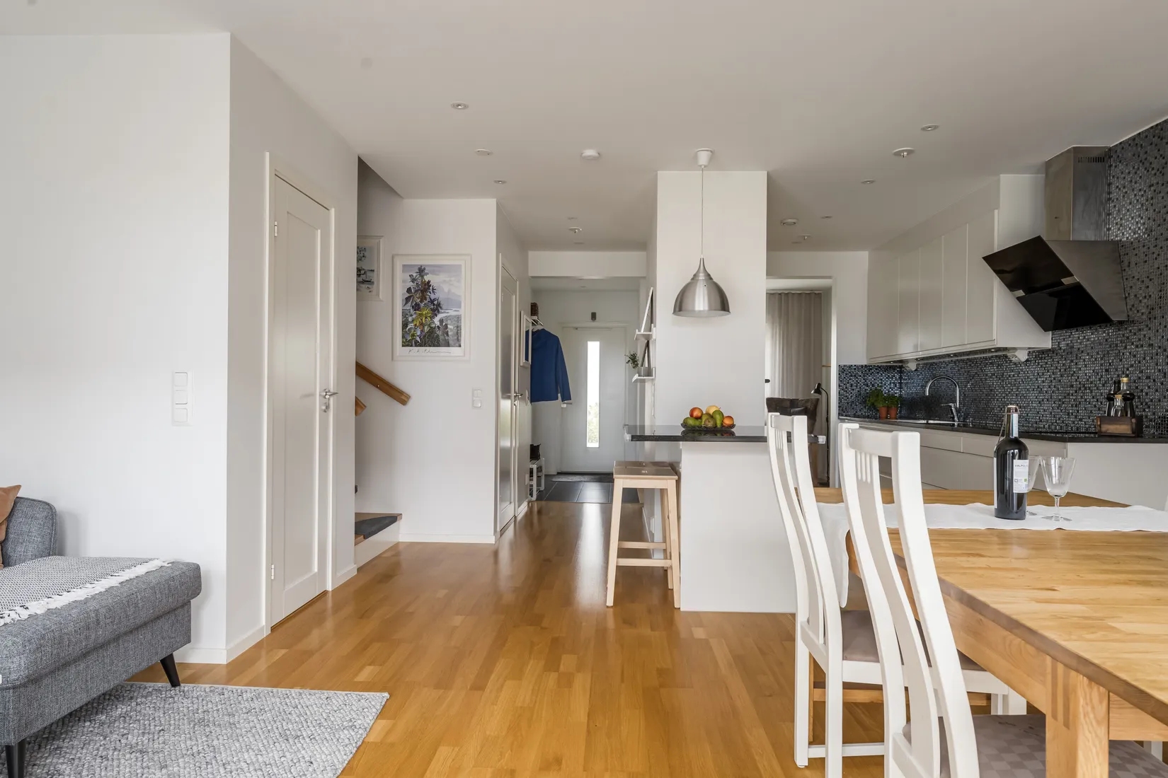 Radhus, Ulsavilagatan 19E, Norra Ormesta, Örebro