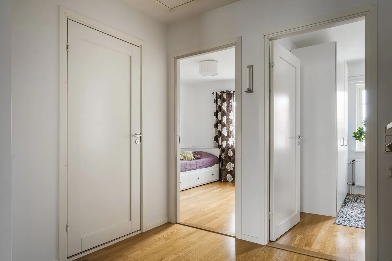 Radhus, Ulsavilagatan 19E, Norra Ormesta, Örebro