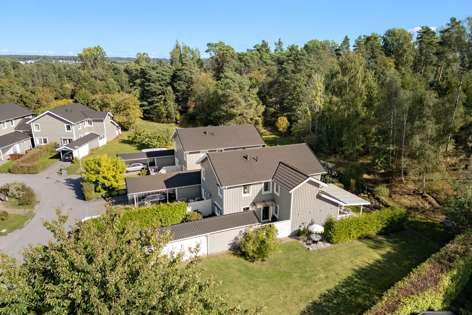 Radhus, Furuhällsvägen 24, Bålsta Furuhäll, Håbo