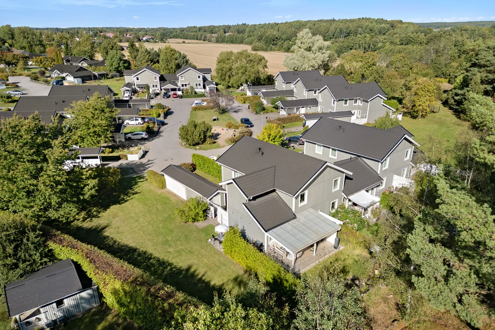 Radhus, Furuhällsvägen 24, Bålsta Furuhäll, Håbo