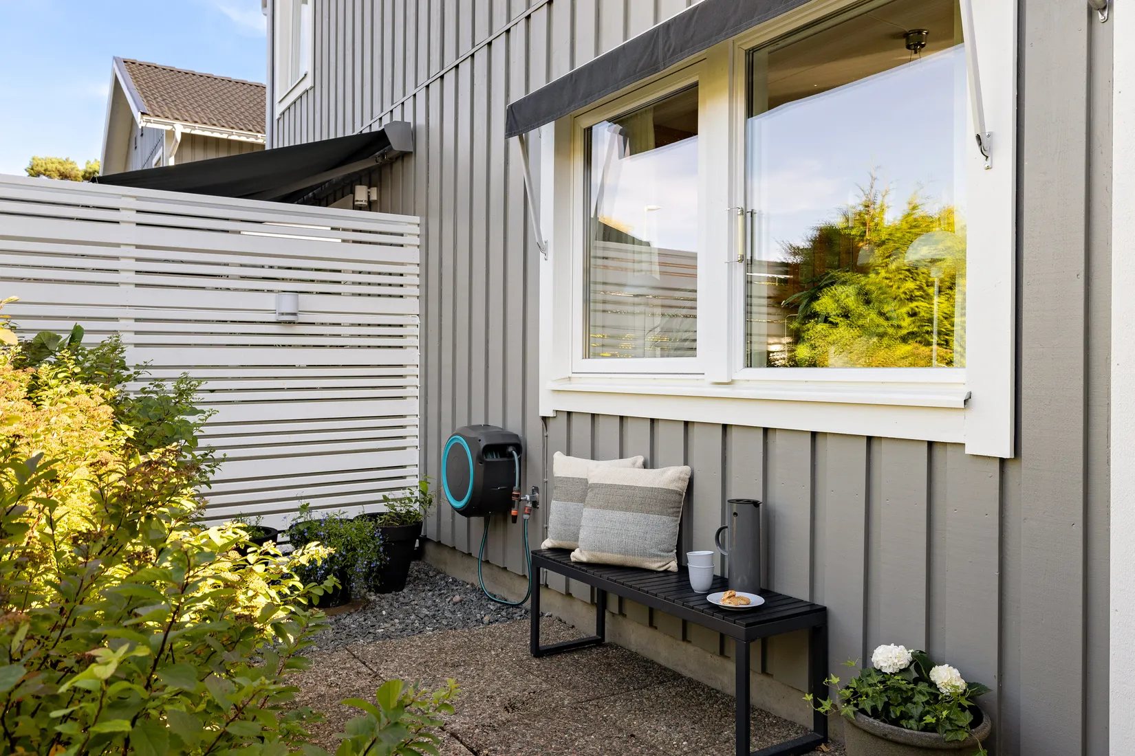 Radhus, Furuhällsvägen 24, Bålsta Furuhäll, Håbo